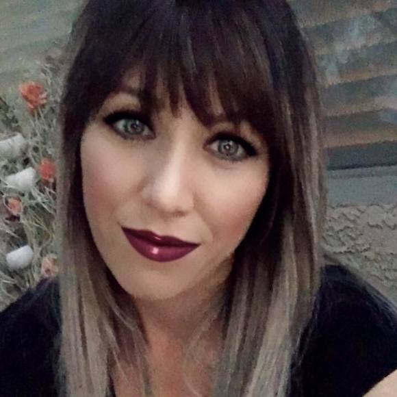 Meet your Posher, Hayley - Picture 1 of 1